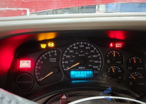 2002 Chevrolet Suburban K1500 z USA, uszkodzony, nr VIN 1GNFK16T82J101206